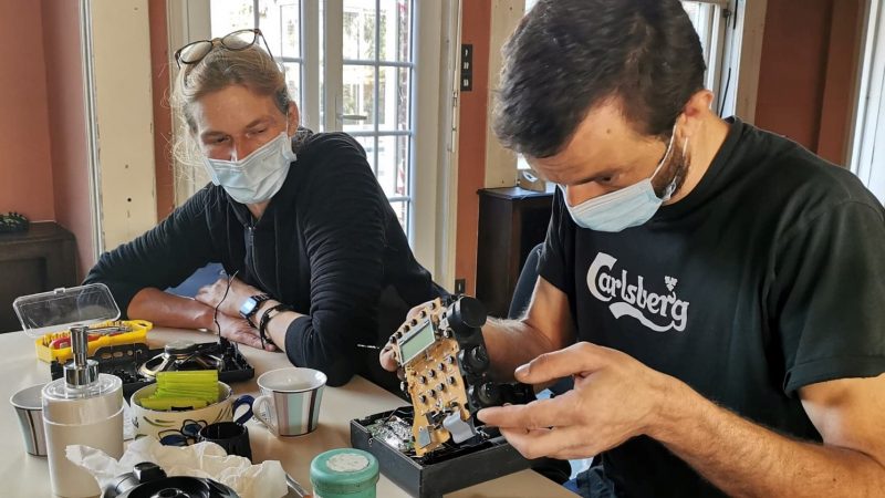 Les Repair’Cafés de ATRE : une clinique pour  soigner et guérir les objets soi-même