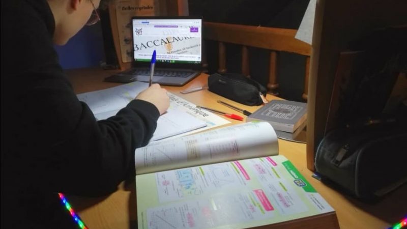 Empêché par la maladie de venir en classe, un lycéen de Châtelet bataille pour pouvoir étudier