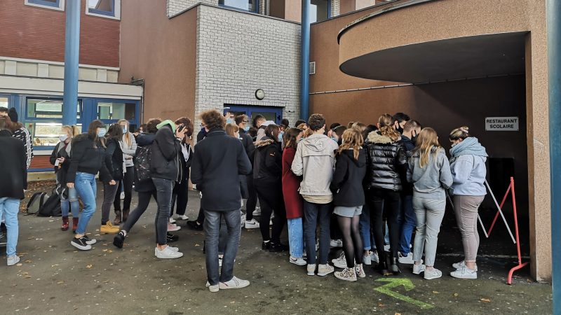 Au lycée Châtelet, on bricole pour adapter le protocole sanitaire à la réalité du terrain